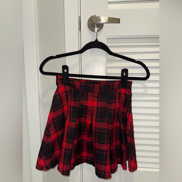 H&M Dresses & Skirts - H&M Red and Black Plaid A-Line Skirt